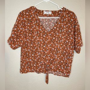 HIPPIE ROSE Women’s Size Small Crop Short Sleeve Button Up Blouse Floral Tie